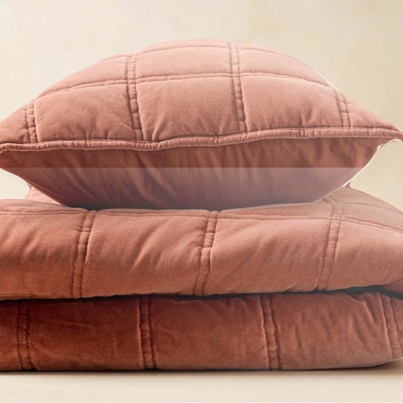 Magnolia 2 standard pillow shams - Picture 3 of 3